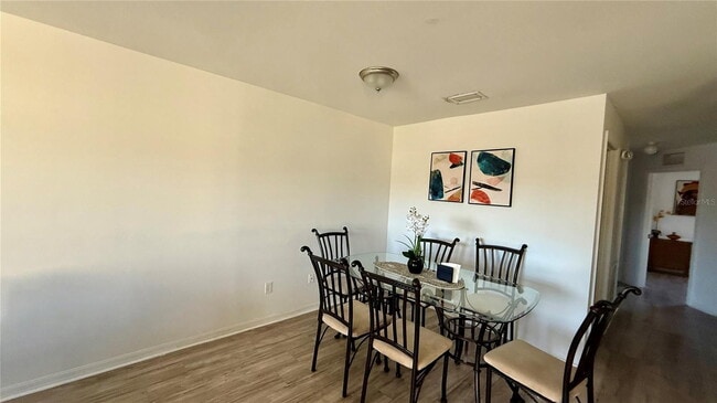 Foto del edificio - 2710 Club Cortile Cir