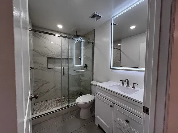 Foto del edificio - beautiful completely redone property ready to accept long term tenants