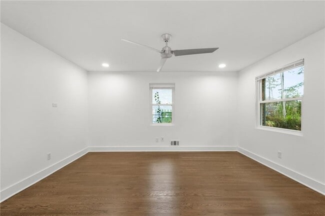 Foto del edificio - 1949 Handley Ave SW