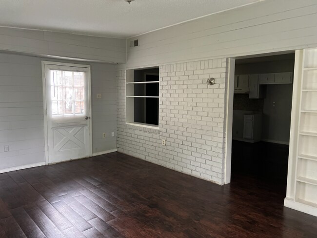 Foto del edificio - 3445 Bradcrest Dr