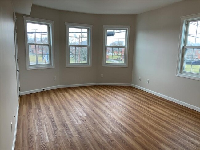 Building Photo - 131 Beverage Hill Ave