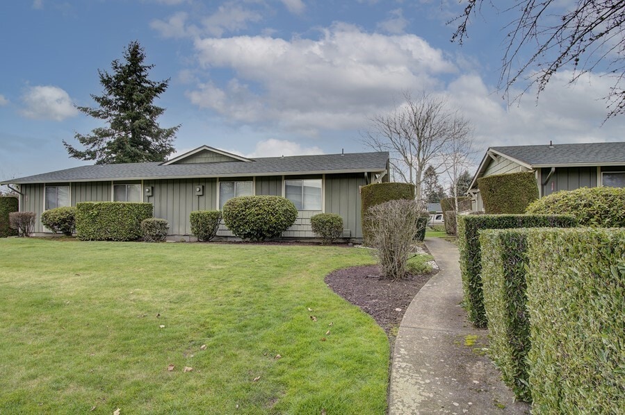 Primary Photo - Cascade Park Duplex