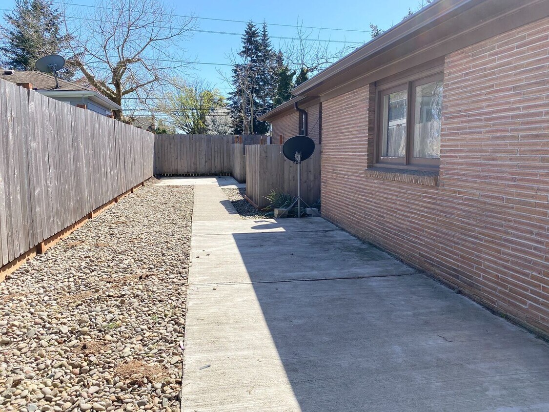 506 NE 114th Ave, Portland, OR 97220 House Rental in Portland, OR