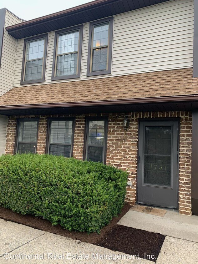 Foto principal - 3 br, 1.5 bath House - 1751 Blue Course Drive