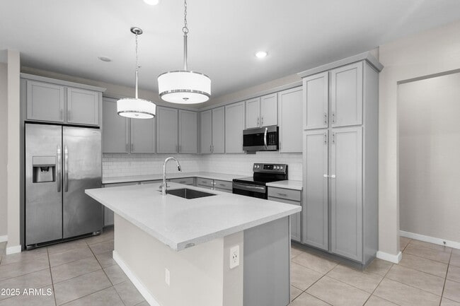 Photo - 155 N Lakeview Blvd Townhome