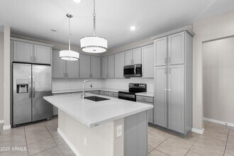 Building Photo - 155 N Lakeview Blvd