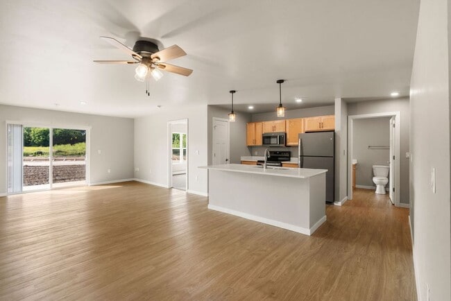 Interior Photo - The Ponds