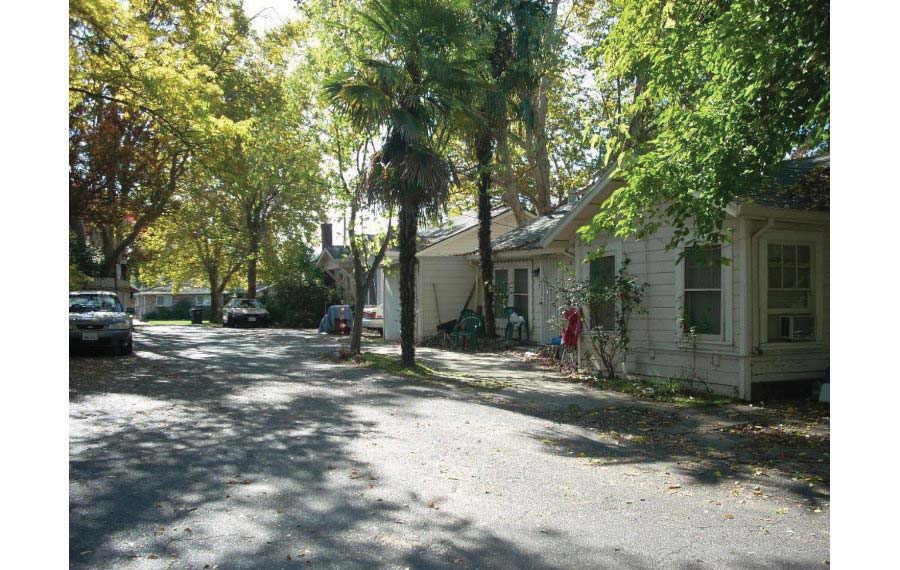Building Photo - 7571 Twin Oaks Ave
