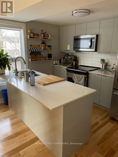 Building Photo - 2174 Queen St E