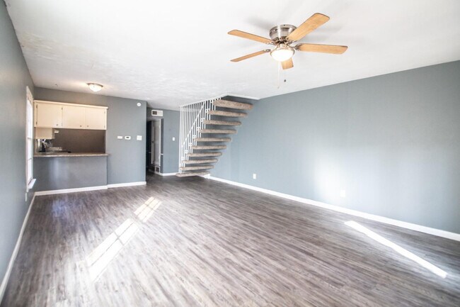 Building Photo - 2105 49th St