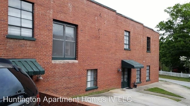 Building Photo - 301-337 Temple St