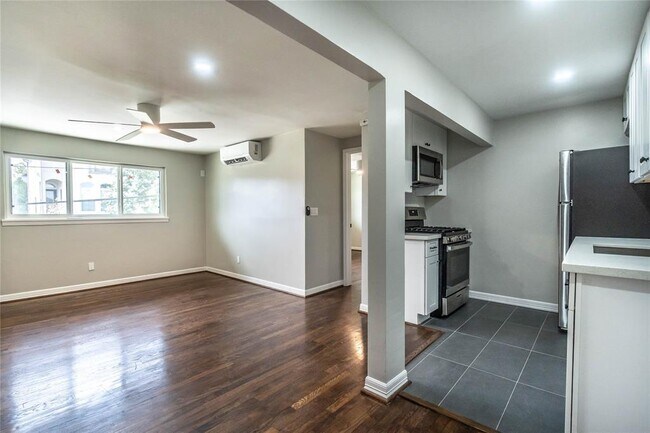 Foto del edificio - 1602 Bonnie Brae St