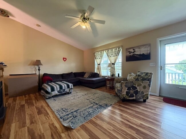 Foto del edificio - Comfort, Convenience, and Great Location!!
