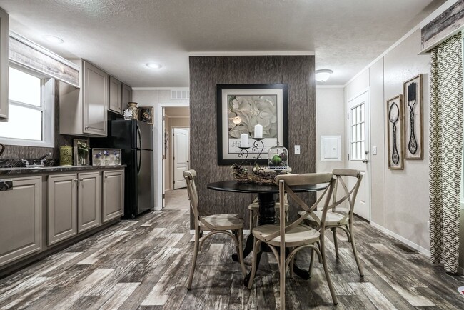 Foto del edificio - 3617 N Grand Ave E