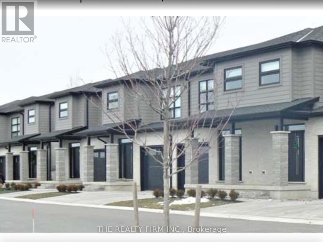 Primary Photo - 1570-1570 Coronation Dr