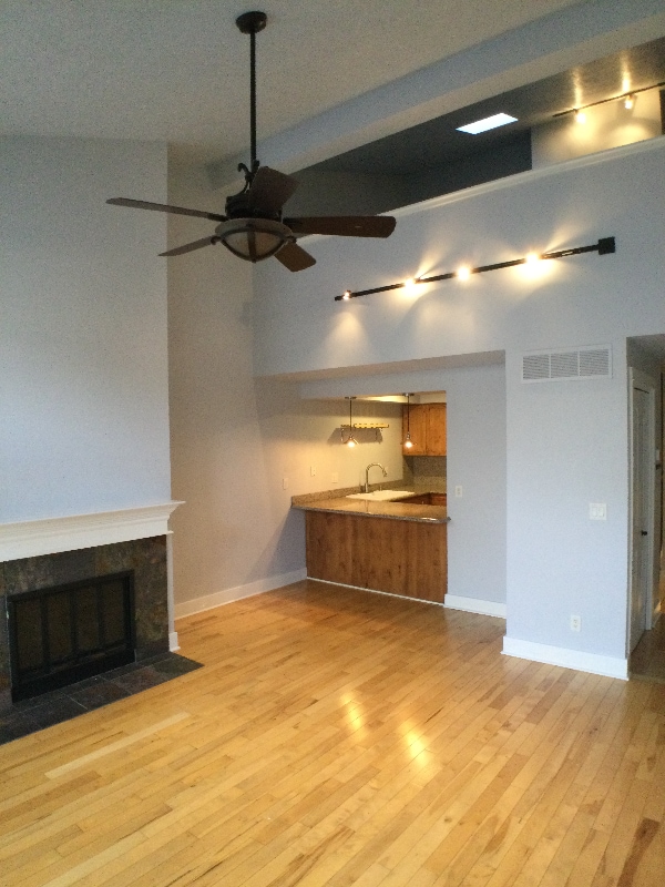 Building Photo - 745 E Warm Springs Ave