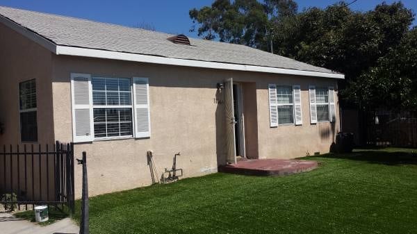 Low Water Front Landscpaing - 11669 Saticoy St