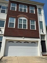 Building Photo - 2655 Glenriver Way