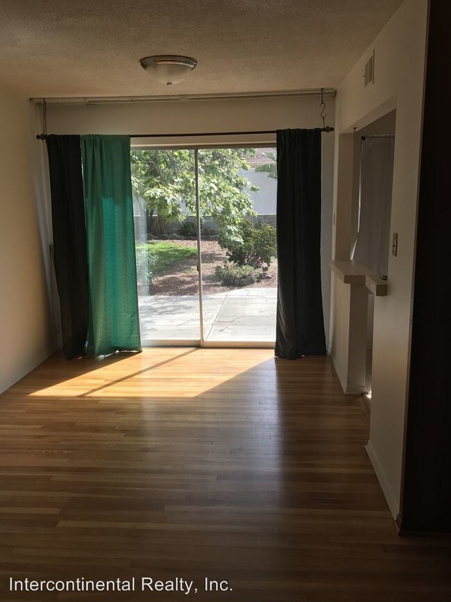 Foto del edificio - 270 Fairfax Ave