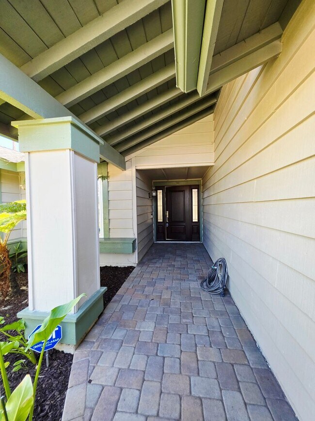 Foto del edificio - Spacious, Updated 4BR/2BA Oceanside Home | 3-Car Garage | Large Backyard