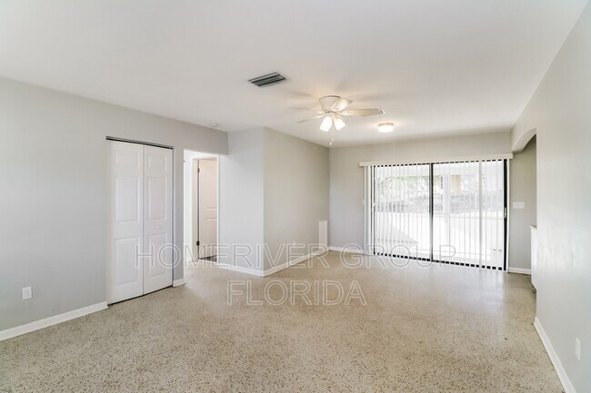 Building Photo - 7088 Spring Hill Dr