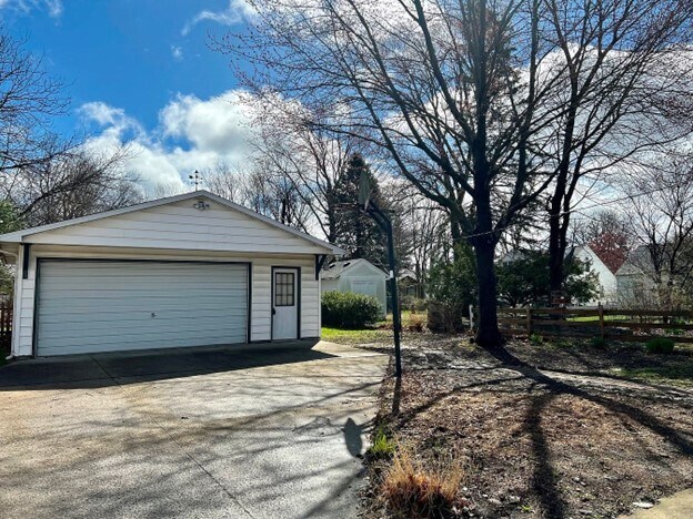 Foto del edificio - 906 Normal Ave