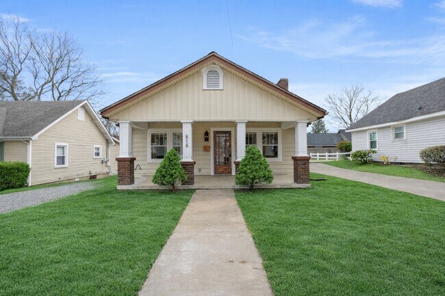 Building Photo - 818 Stafford St