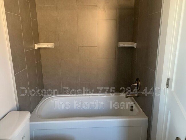 Building Photo - 730 Bluffs Ct
