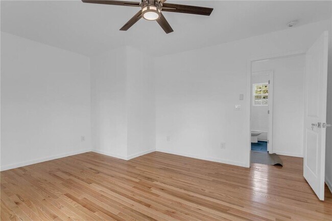 Foto del edificio - 1470 Ryan St SW