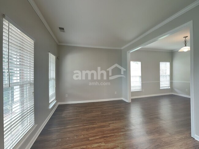 Foto del edificio - 2001 Rosewater Ln