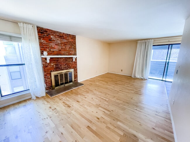 Building Photo - 9797 E Peakview Ave