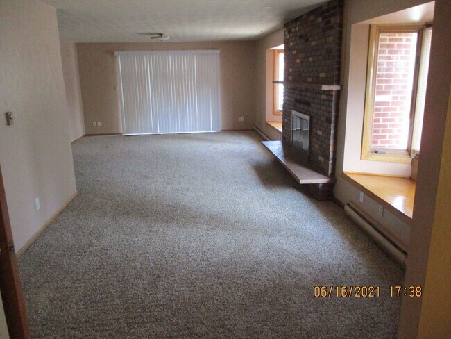 Foto del edificio - 2 br, 1.5 bath House - 4208 N. Taft Ave