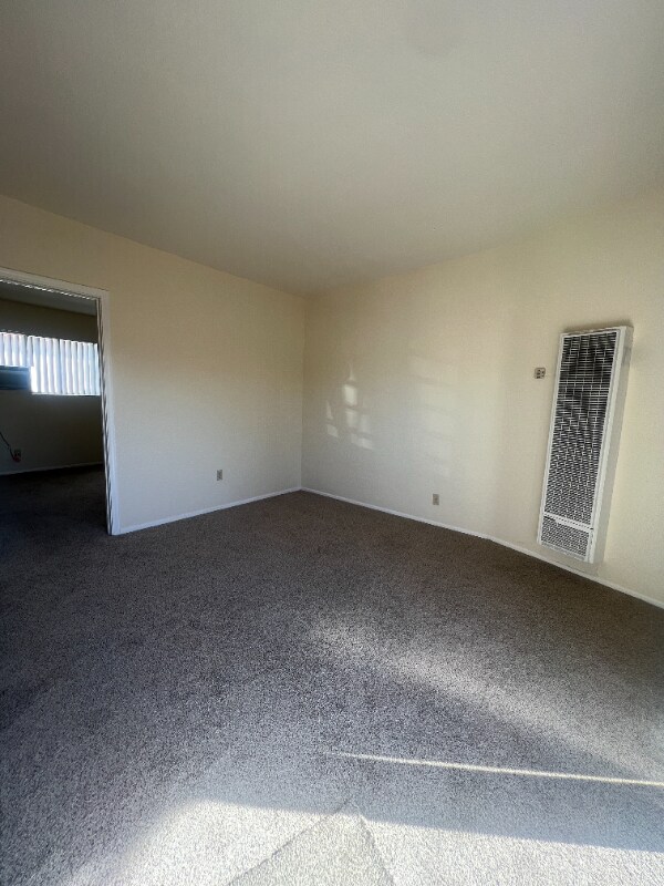 Building Photo - 5822 Kingman Ave