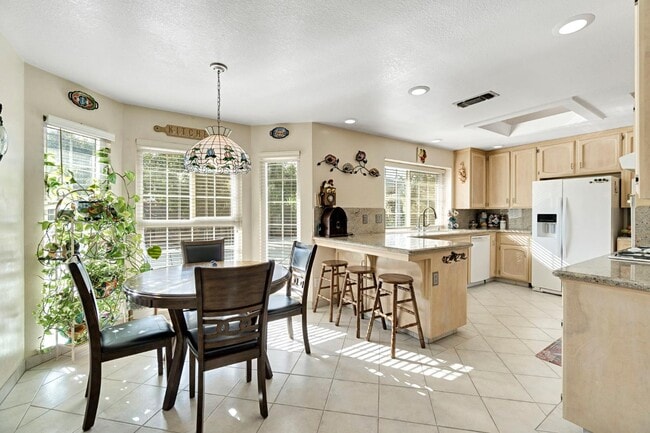 Foto del edificio - 6733 N Alva Ave