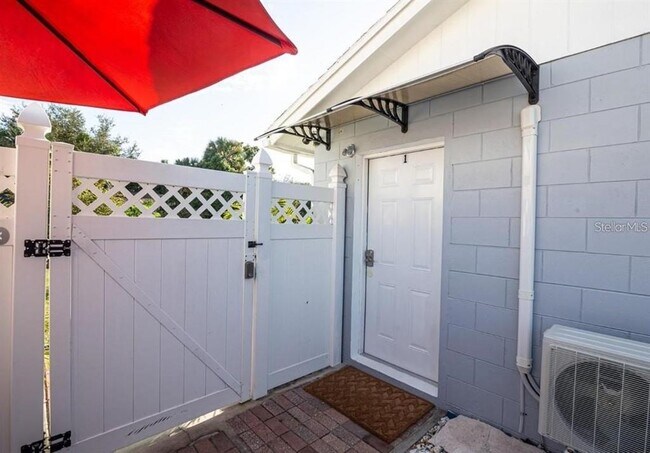 Building Photo - 111 Cuautla Way