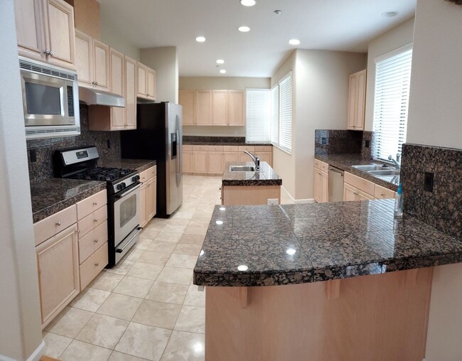 Building Photo - 48173 Alta Vista Terrace