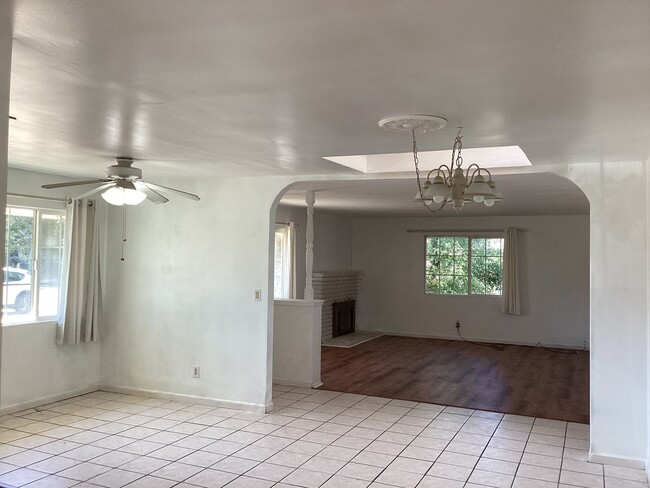 Foto del edificio - 4761 E Richert Ave