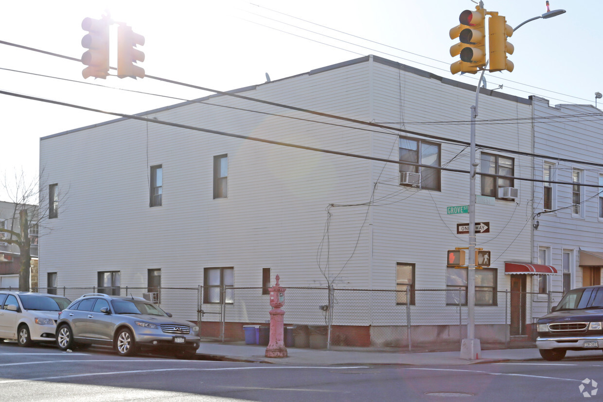 Primary Photo - 6401 Forest Ave