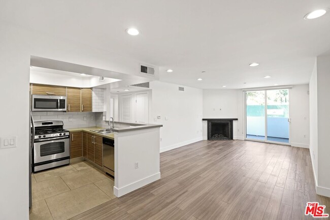 Foto del edificio - 833 Edinburgh Ave