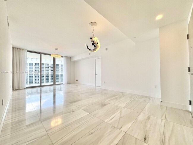 Foto del edificio - 488 NE 18th St