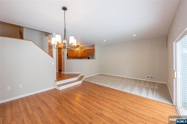 Foto del edificio - 63 Hickory Way