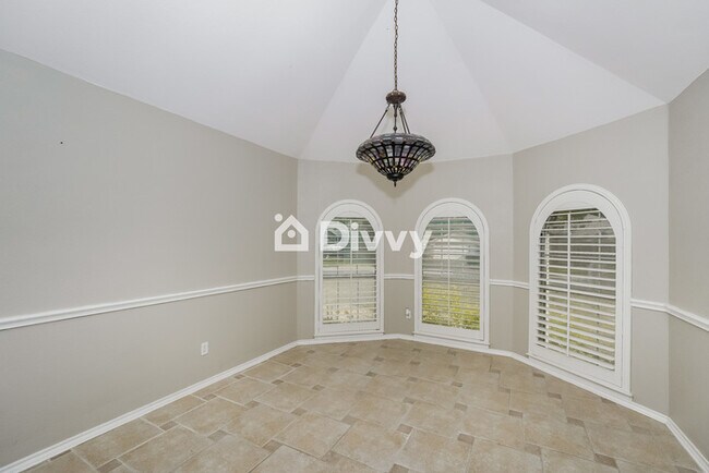 Building Photo - 9125 Timber Oaks Dr