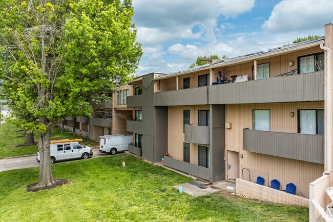 Building Photo - Pepper Tree Apartments