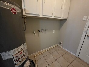 Building Photo - 12724 Shannon Hills Dr