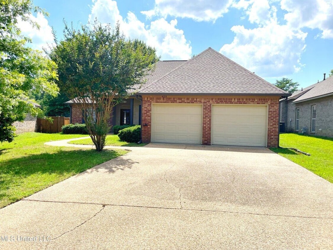 Primary Photo - ***JUST REDUCED***623 Chambord Dr Brandon, MS