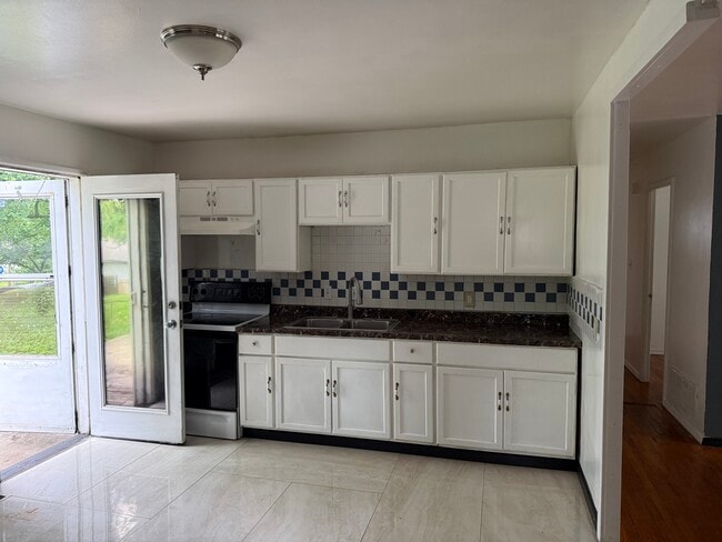 Foto del edificio - 1117 N Indian Ln