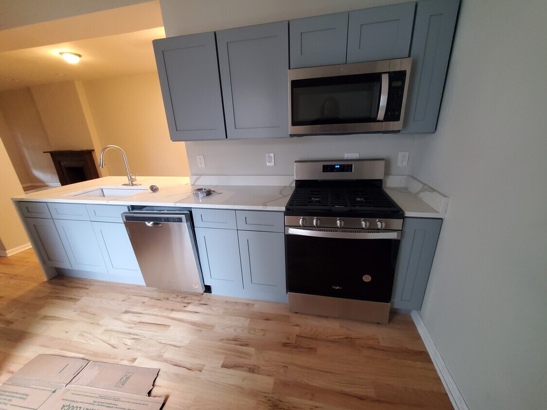 Foto principal - 6511 S Drexel Ave