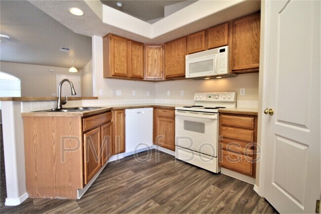 Foto del edificio - 4353 S Wildbrook Ave