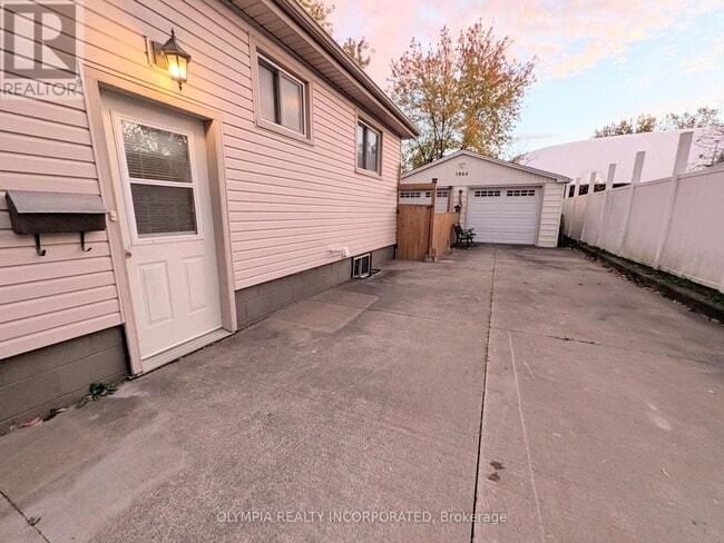 Building Photo - 5864 Keith St