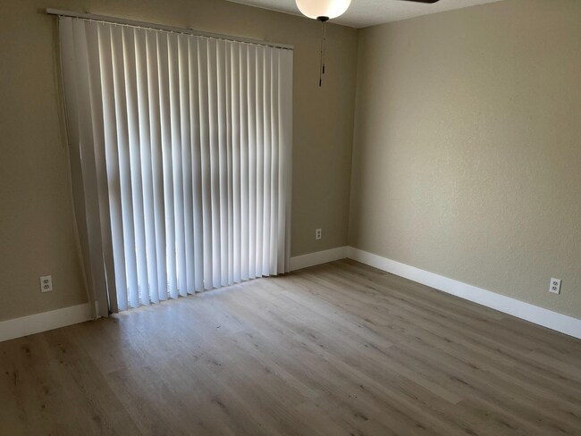 Foto del edificio - 4358 N Ellendale Ave